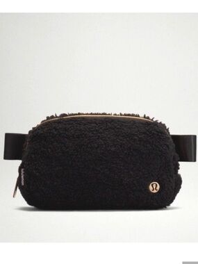 lululemon athletica Black Sherpa Belt Bag with Gold Accent